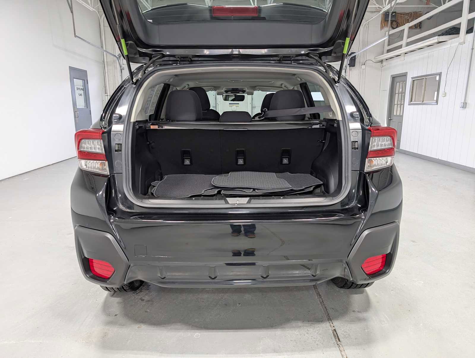 Used 2022 Subaru Crosstrek 2.0i Premium w/ Moonroof Package image 38