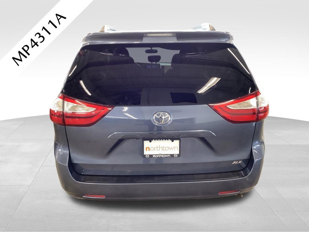 Used 2015 Toyota Sienna XLE FWD image 30