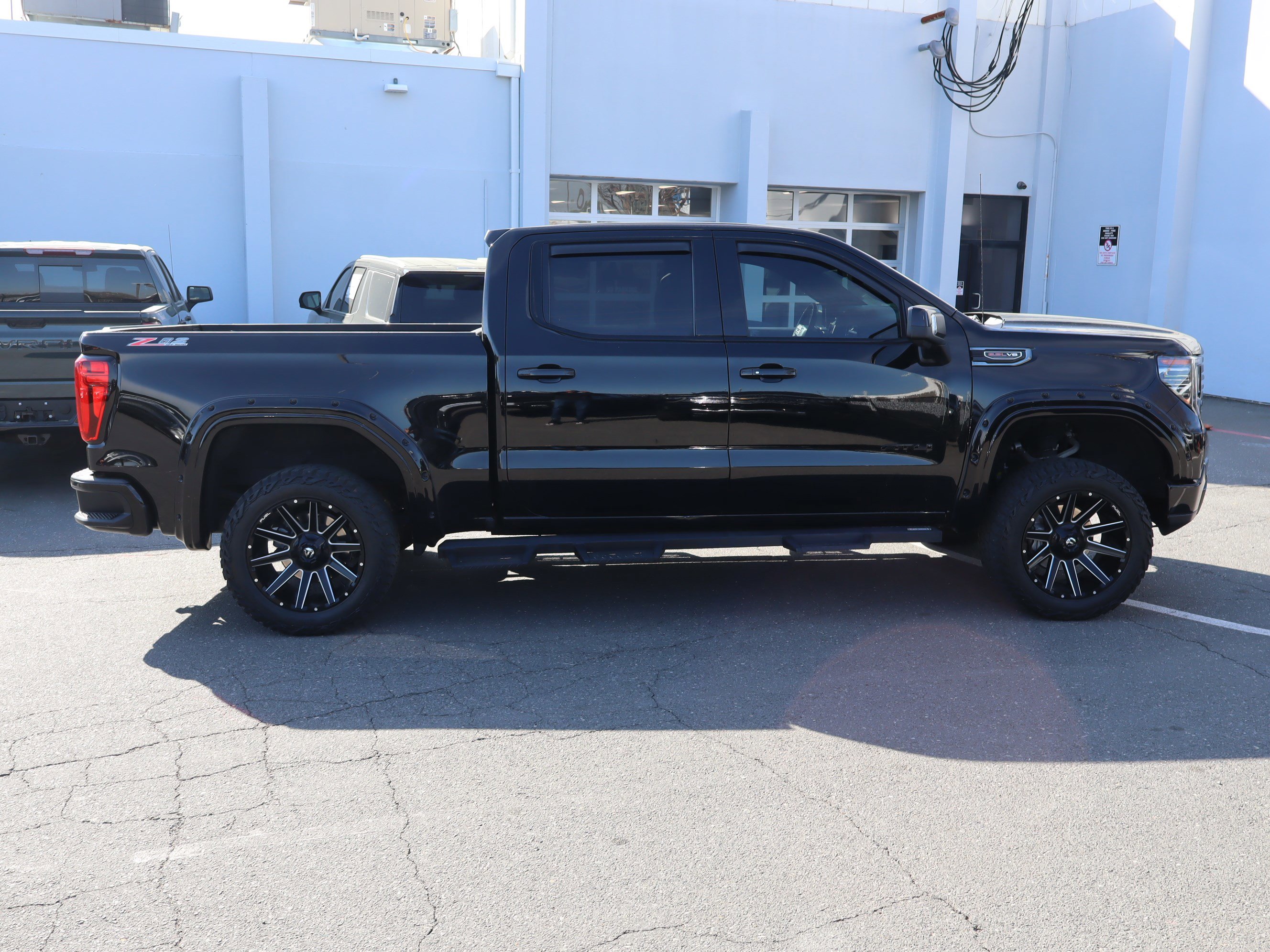 Used 2023 GMC Sierra 1500 AT4 w/ AT4 Premium Package AWD/4WD image 11