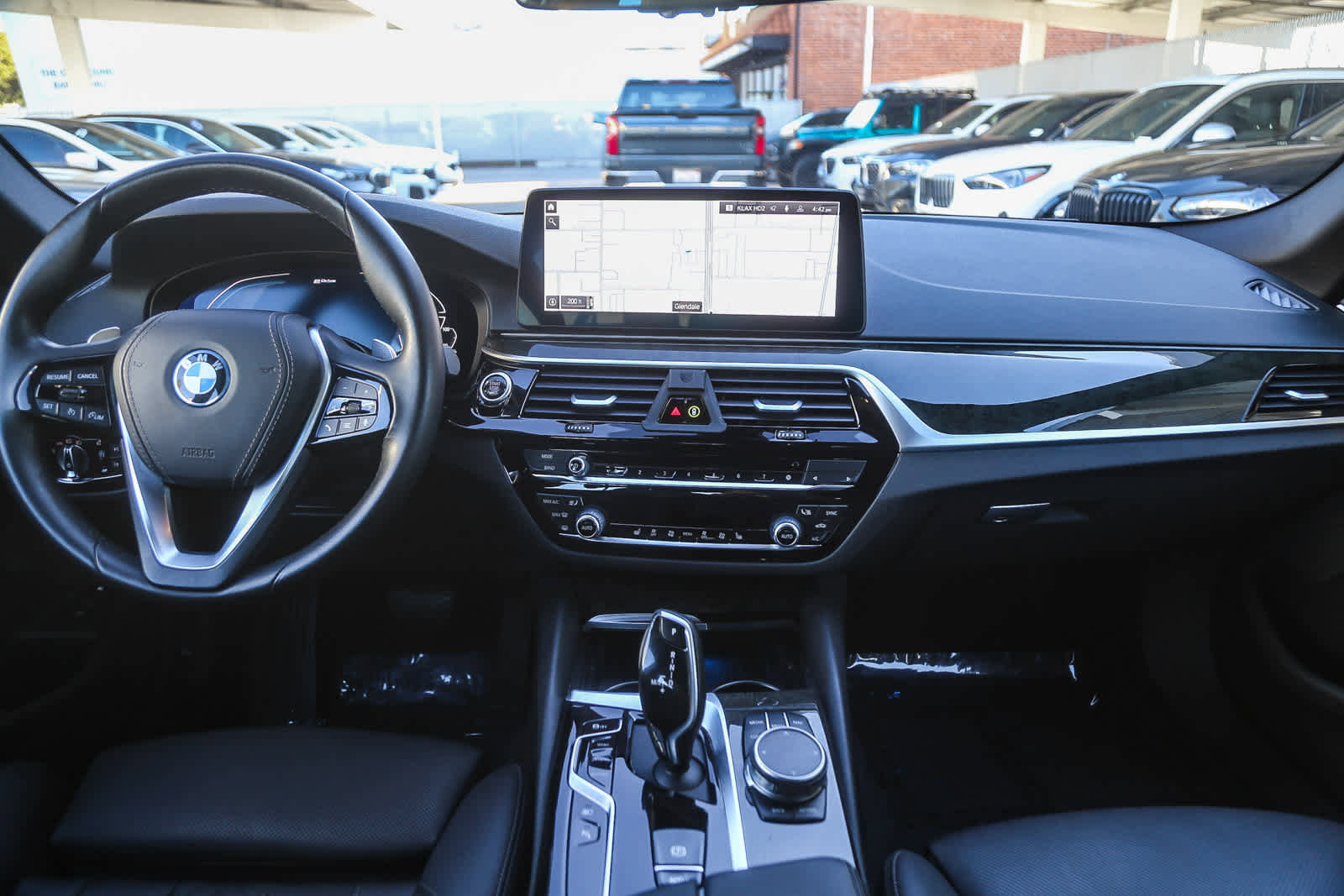 Certified 2023 BMW 530e w/ Convenience Package image 9