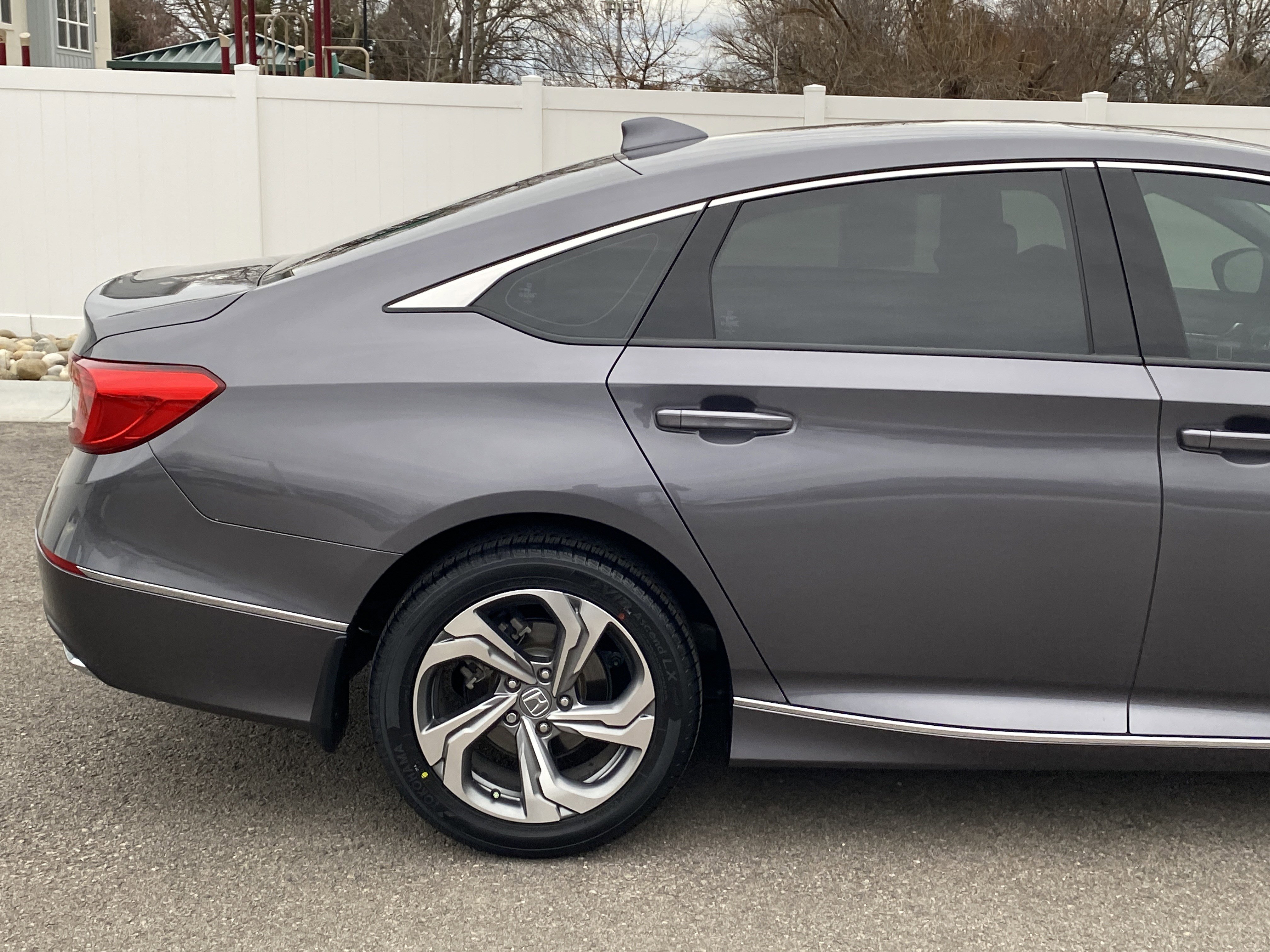 Used 2018 Honda Accord EX-L image 6