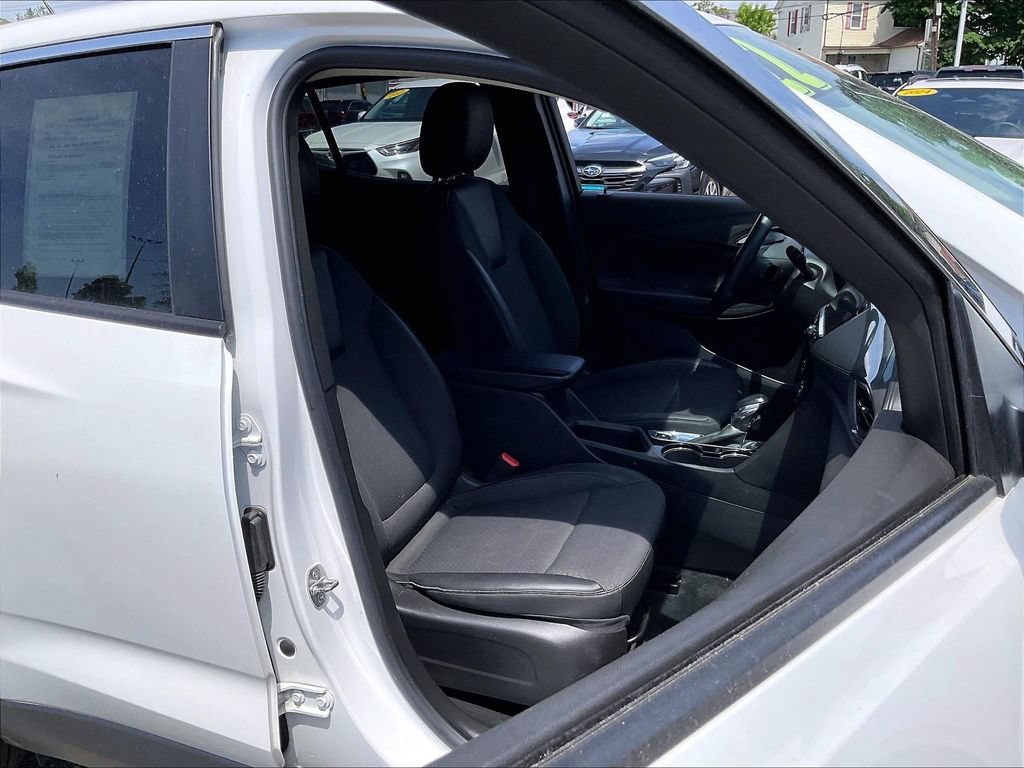 Used 2022 Buick Encore GX Preferred w/ Cold Weather Comfort Package AWD/4WD image 11