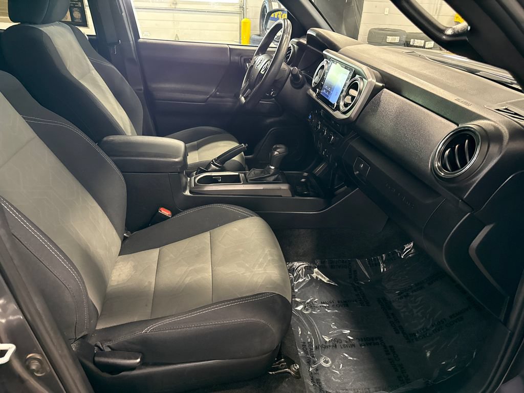 Used 2021 Toyota Tacoma TRD Sport AWD/4WD image 14