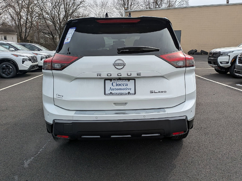 New 2025 Nissan Rogue SL w/ Tech Package AWD/4WD image 6