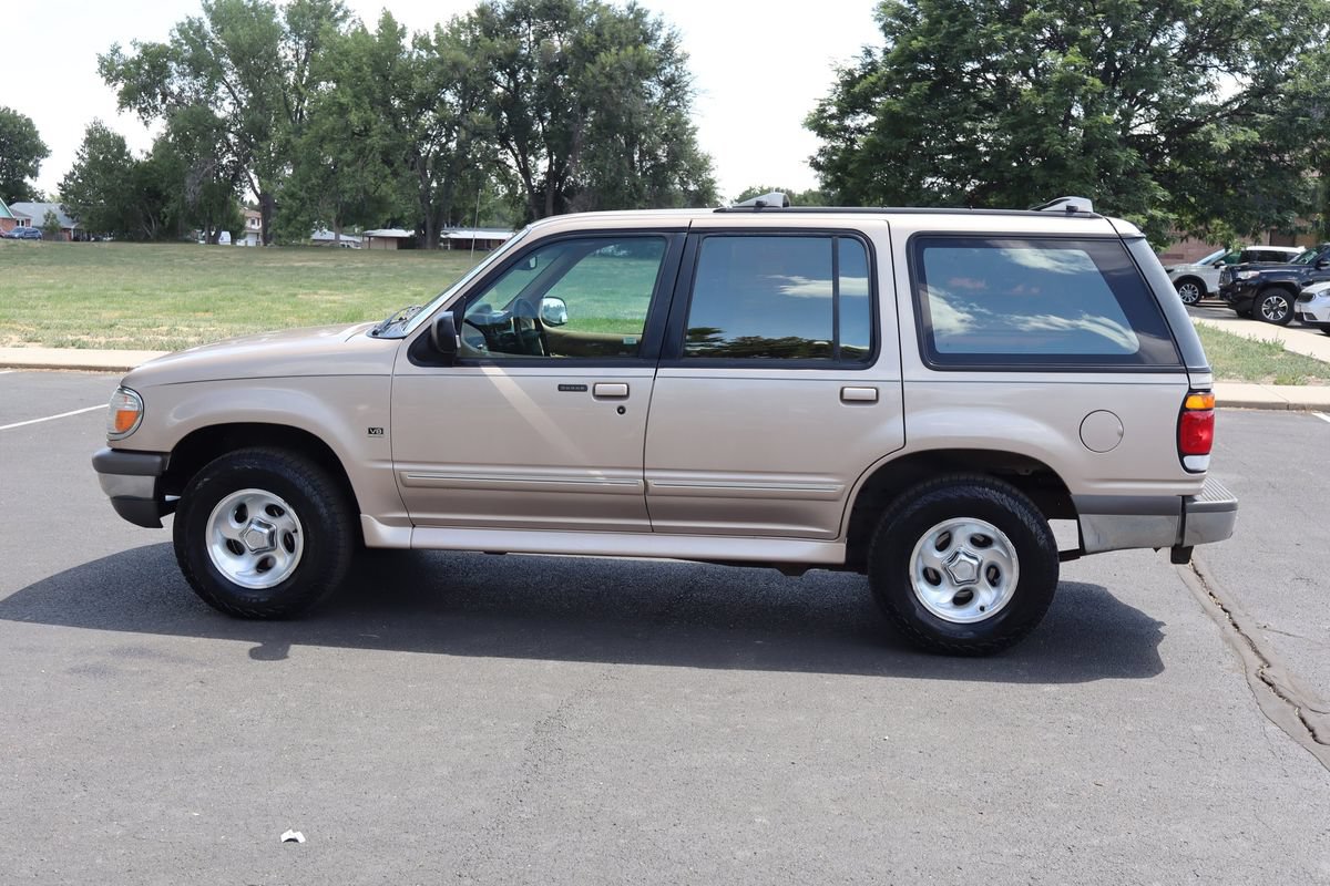 Used 1996 Ford Explorer XLT AWD/4WD image 9