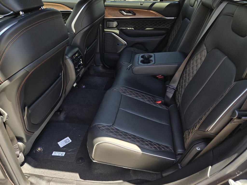 New 2026 Jeep Grand Cherokee Summit AWD/4WD image 15