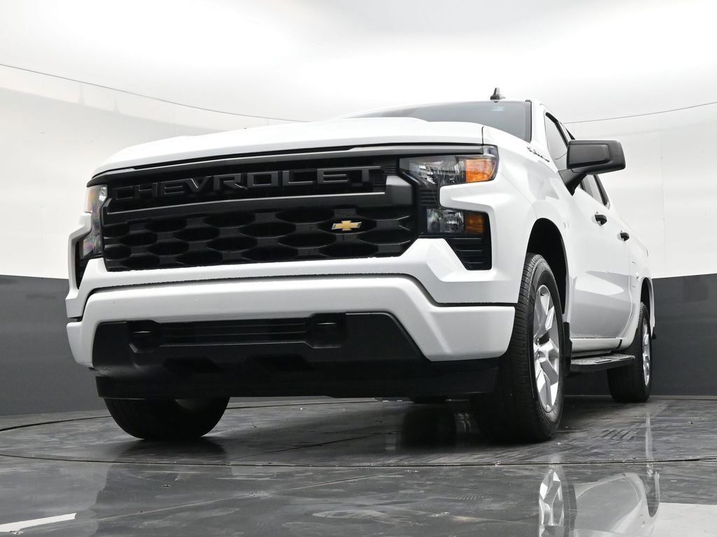 Used 2025 Chevrolet Silverado 1500 Custom image 27