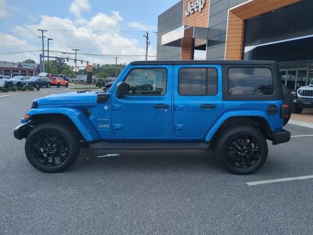 Used 2023 Jeep Wrangler Unlimited Sahara w/ Cold Weather Group AWD/4WD image 7