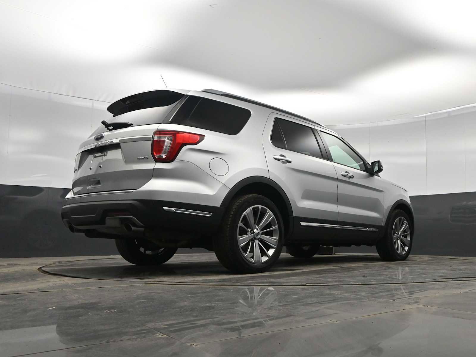 Used 2018 Ford Explorer Limited image 36