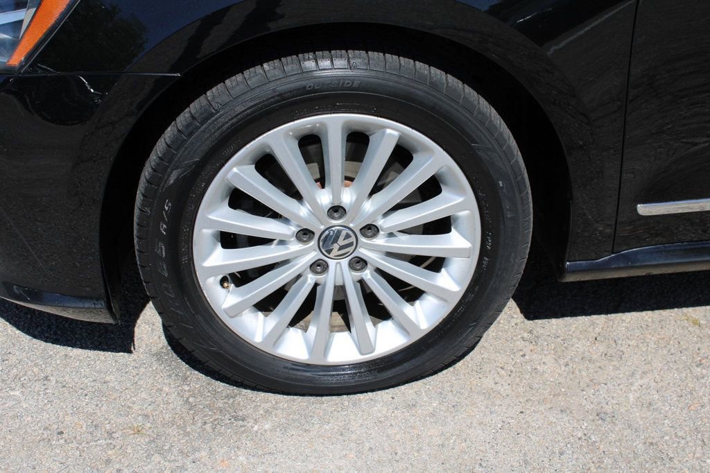 Used 2016 Volkswagen Passat 1.8T SE FWD image 37