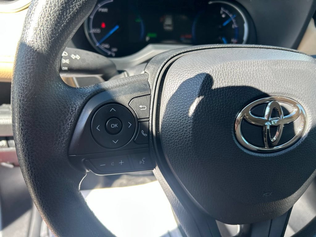 Used 2025 Toyota RAV4 LE AWD/4WD image 27