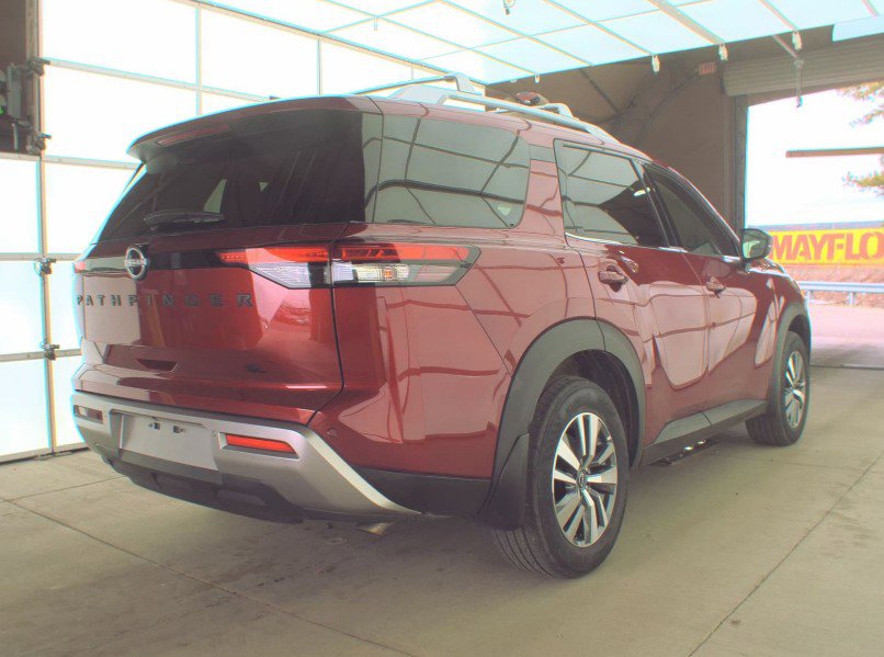 Used 2024 Nissan Pathfinder SL w/ Black Appearance Package image 3