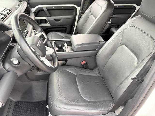 Used 2023 Land Rover Defender 110 SE image 5