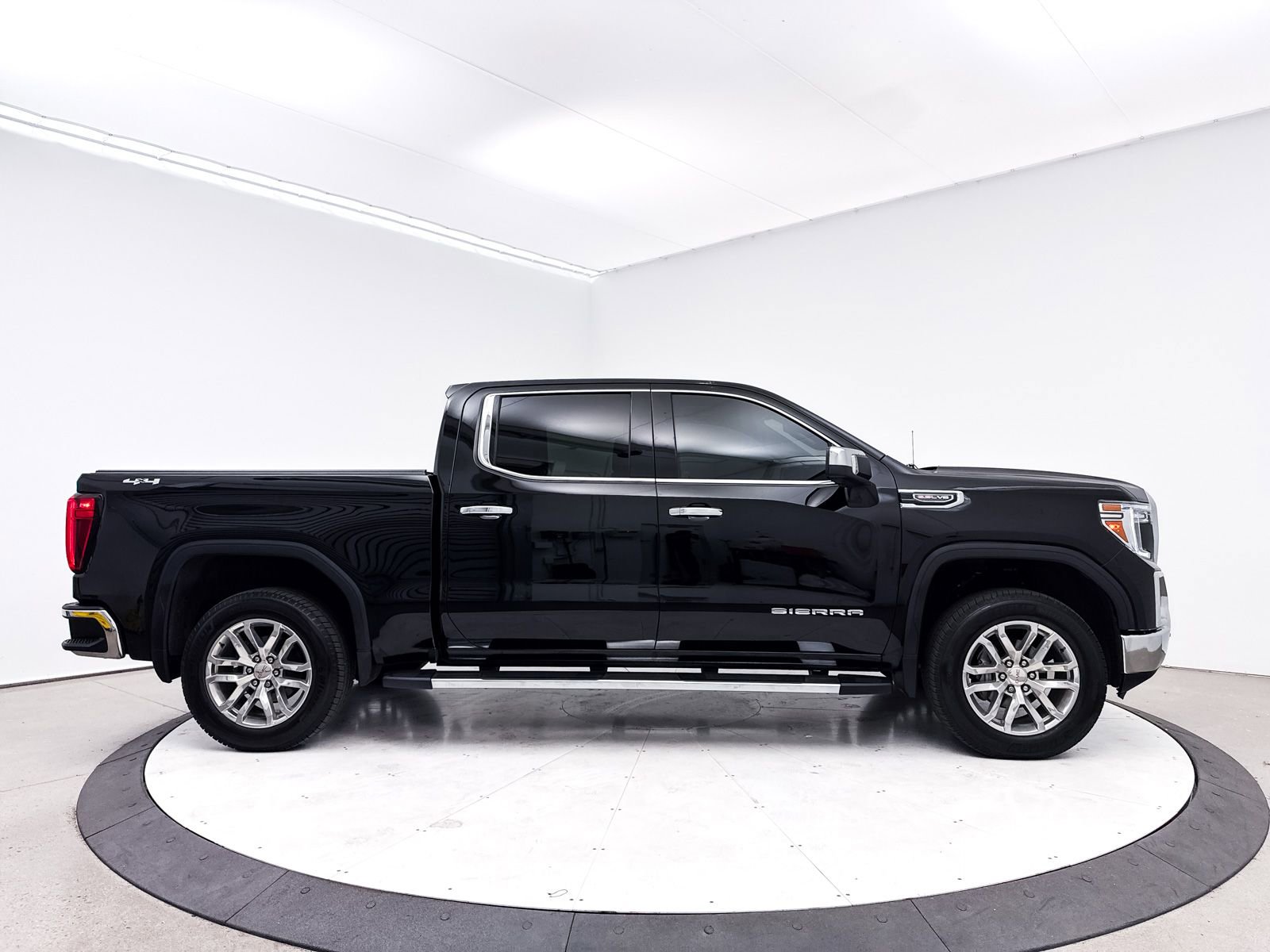 Used 2019 GMC Sierra 1500 SLT w/ SLT Premium Plus Package image 37
