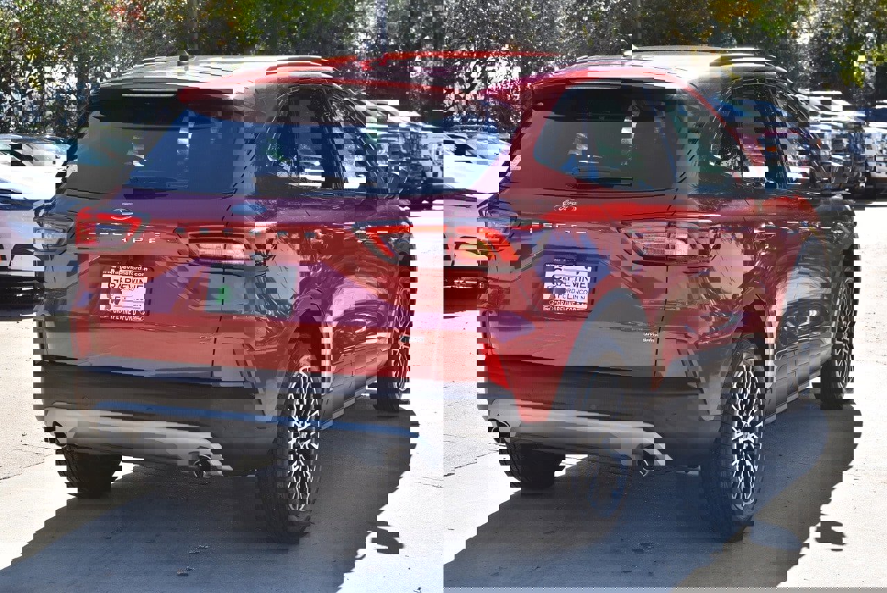 Used 2024 Ford Escape SE image 8