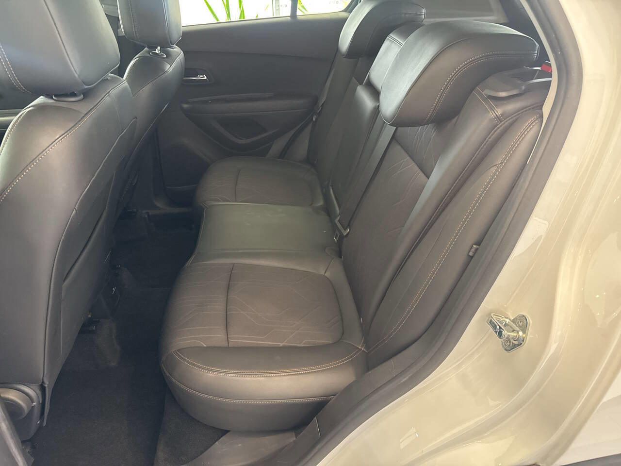 Used 2020 Chevrolet Trax LT w/ Sun & Sound Package image 22