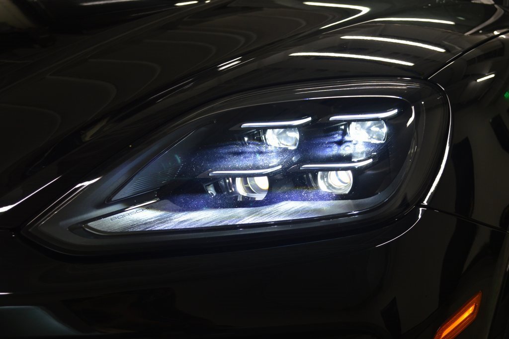 Certified 2025 Porsche Cayenne Coupe image 9