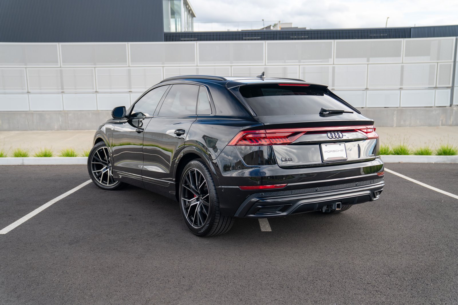 Used 2022 Audi Q8 Prestige AWD/4WD image 3