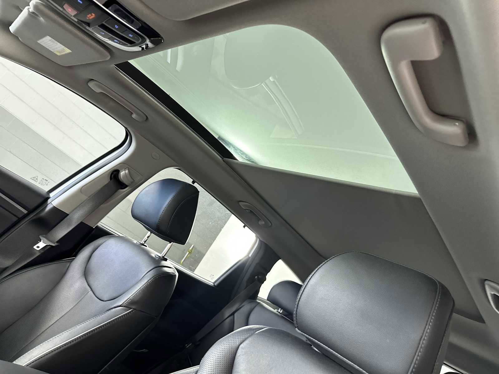 Certified 2022 Hyundai Santa Fe SEL w/ Convenience + Premium Package FWD image 22