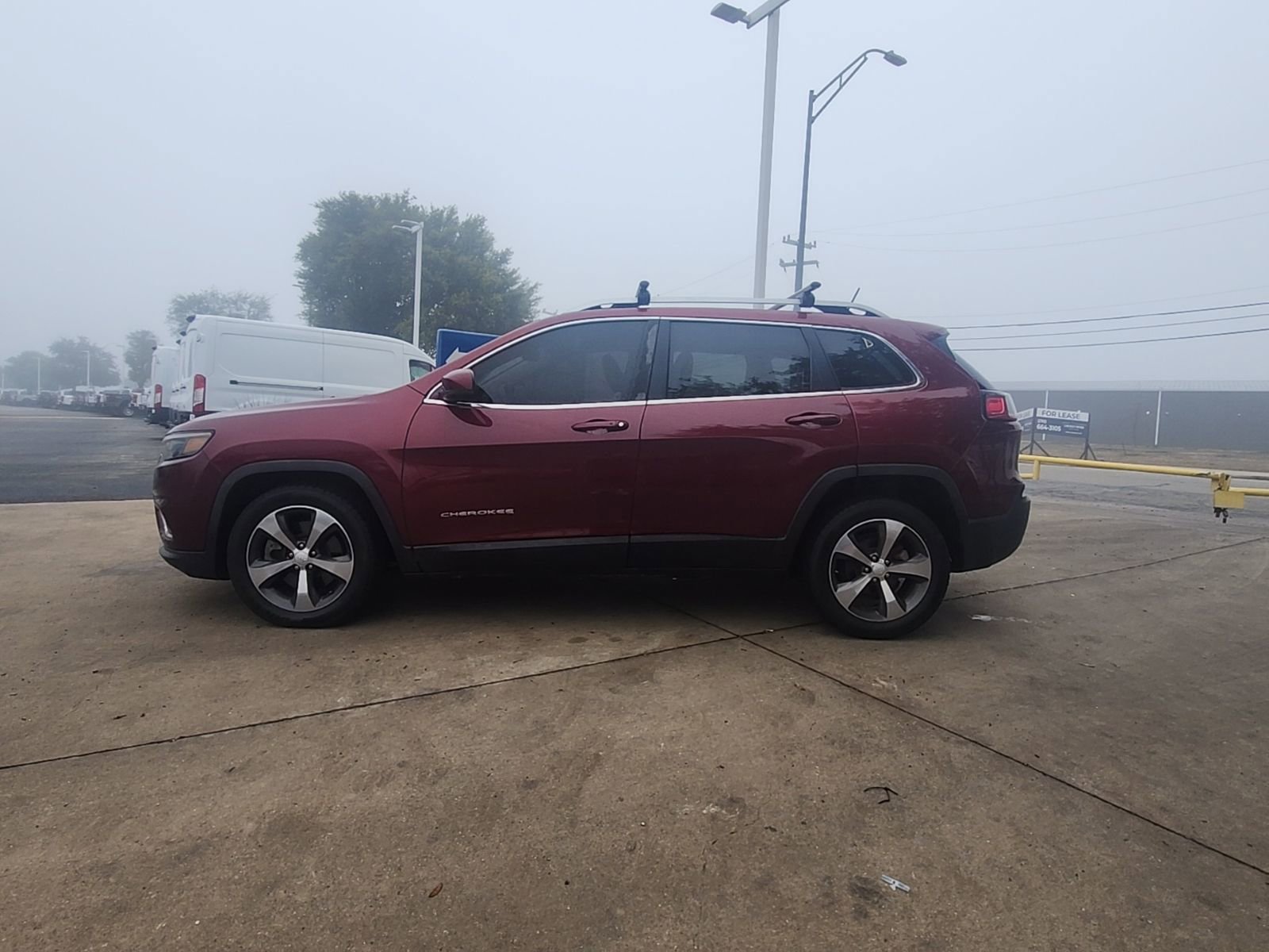 Used 2019 Jeep Cherokee Limited FWD image 4
