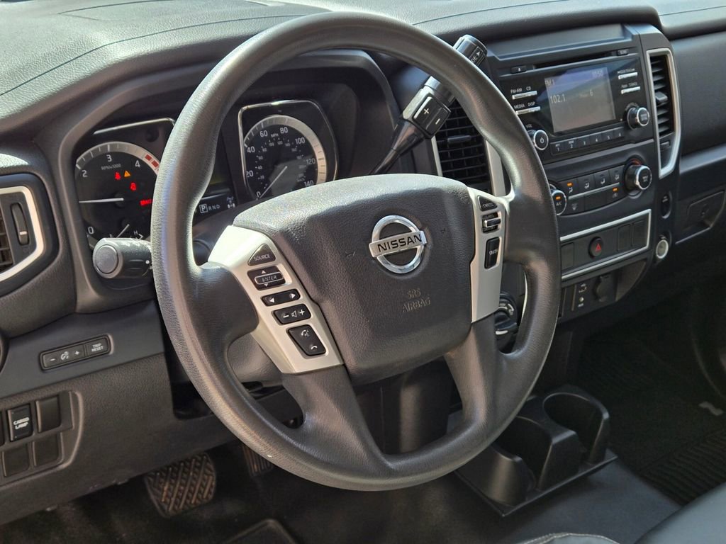 Used 2017 Nissan Titan S AWD/4WD image 9