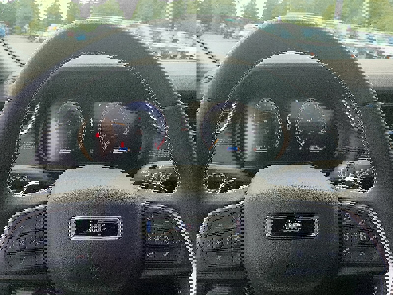 New 2025 Jeep Grand Cherokee Laredo X w/ Luxury Tech Group I image 17