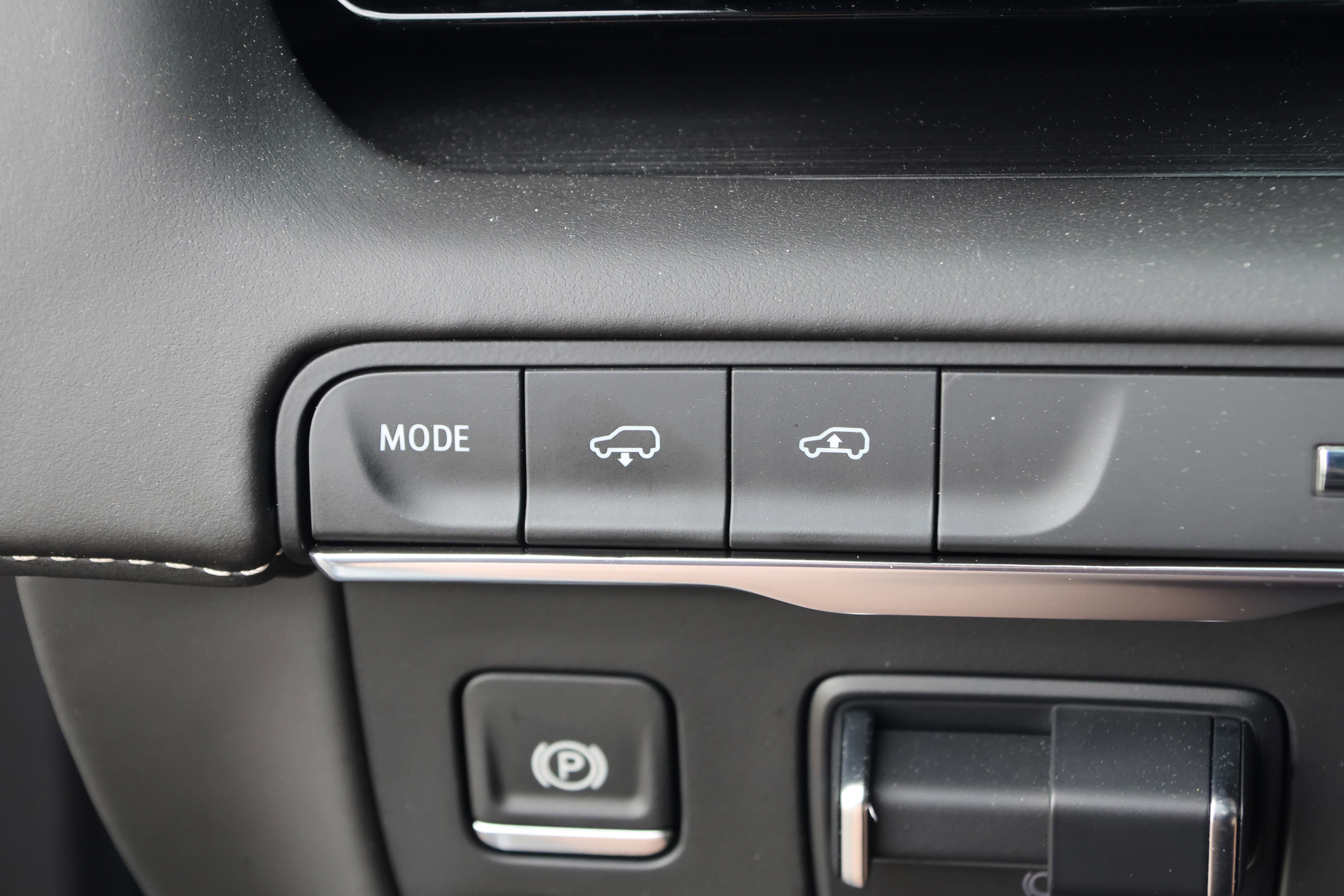 Used 2024 Cadillac Escalade V w/ LPO, ONYX Package AWD/4WD image 15