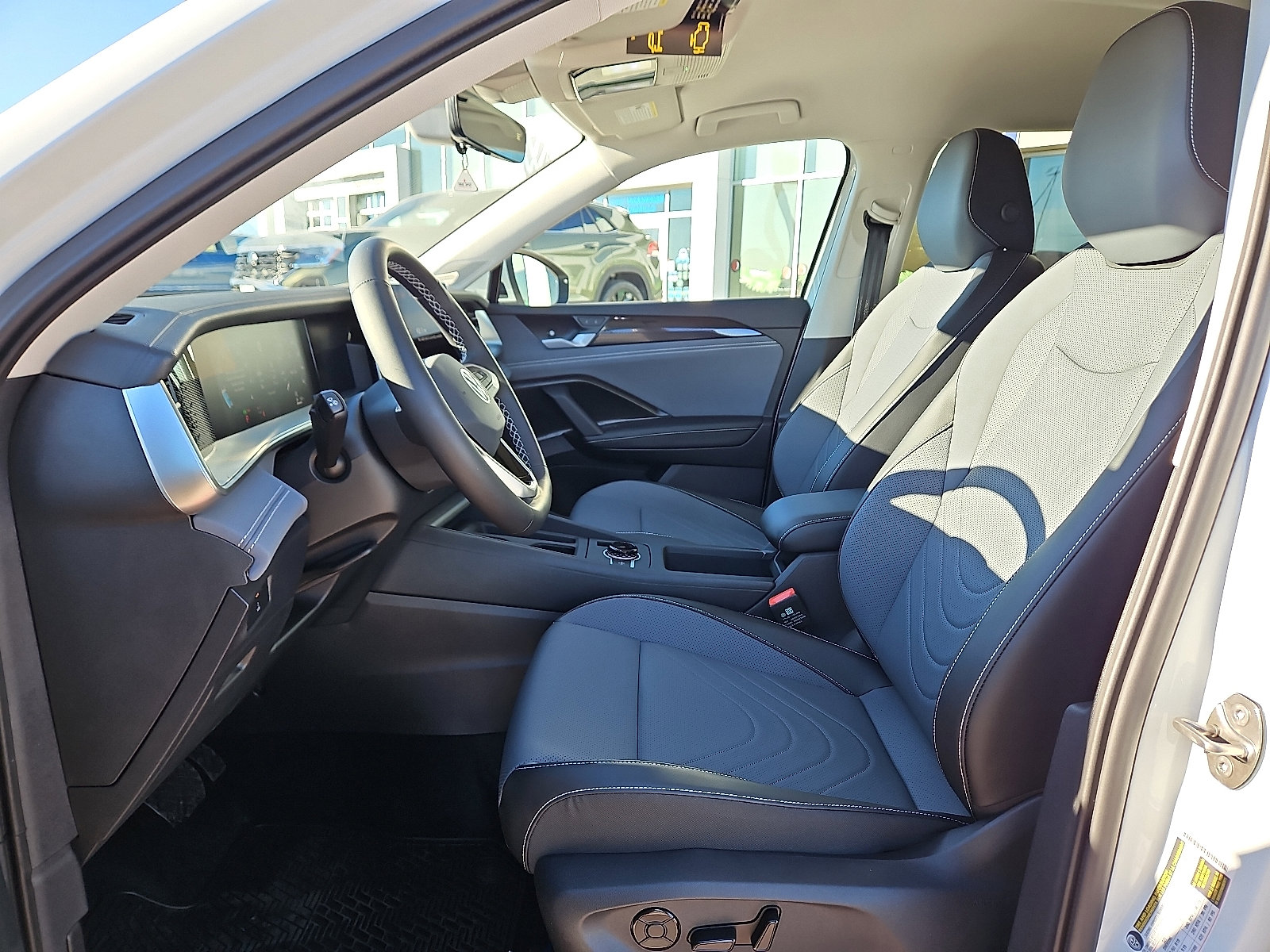 New 2026 Volkswagen Tiguan SE image 12