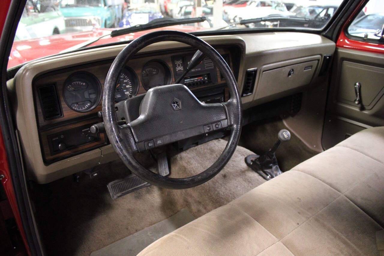 Used 1993 Dodge D/W Truck 250 image 31