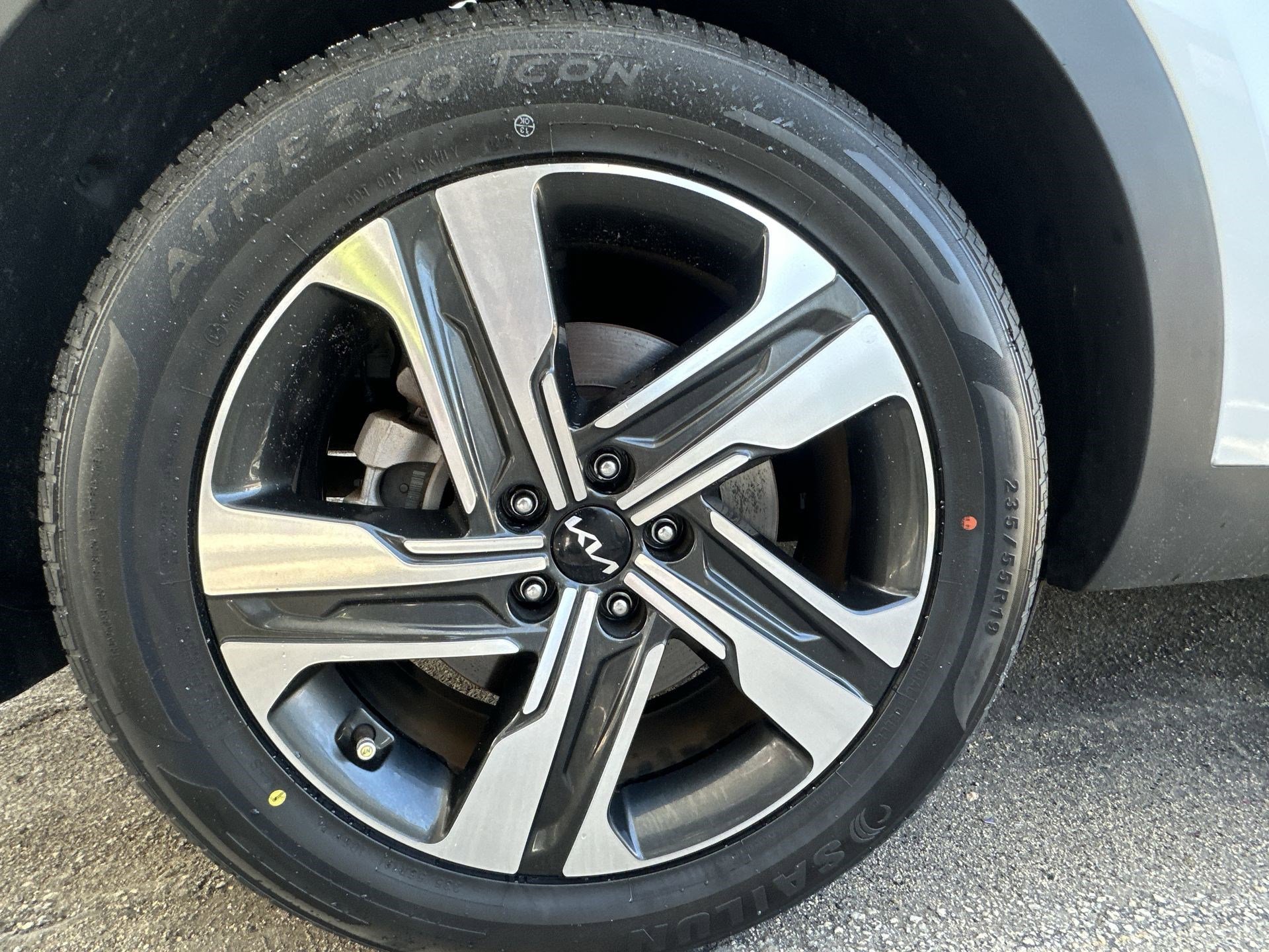 Used 2022 Kia Sorento EX image 19