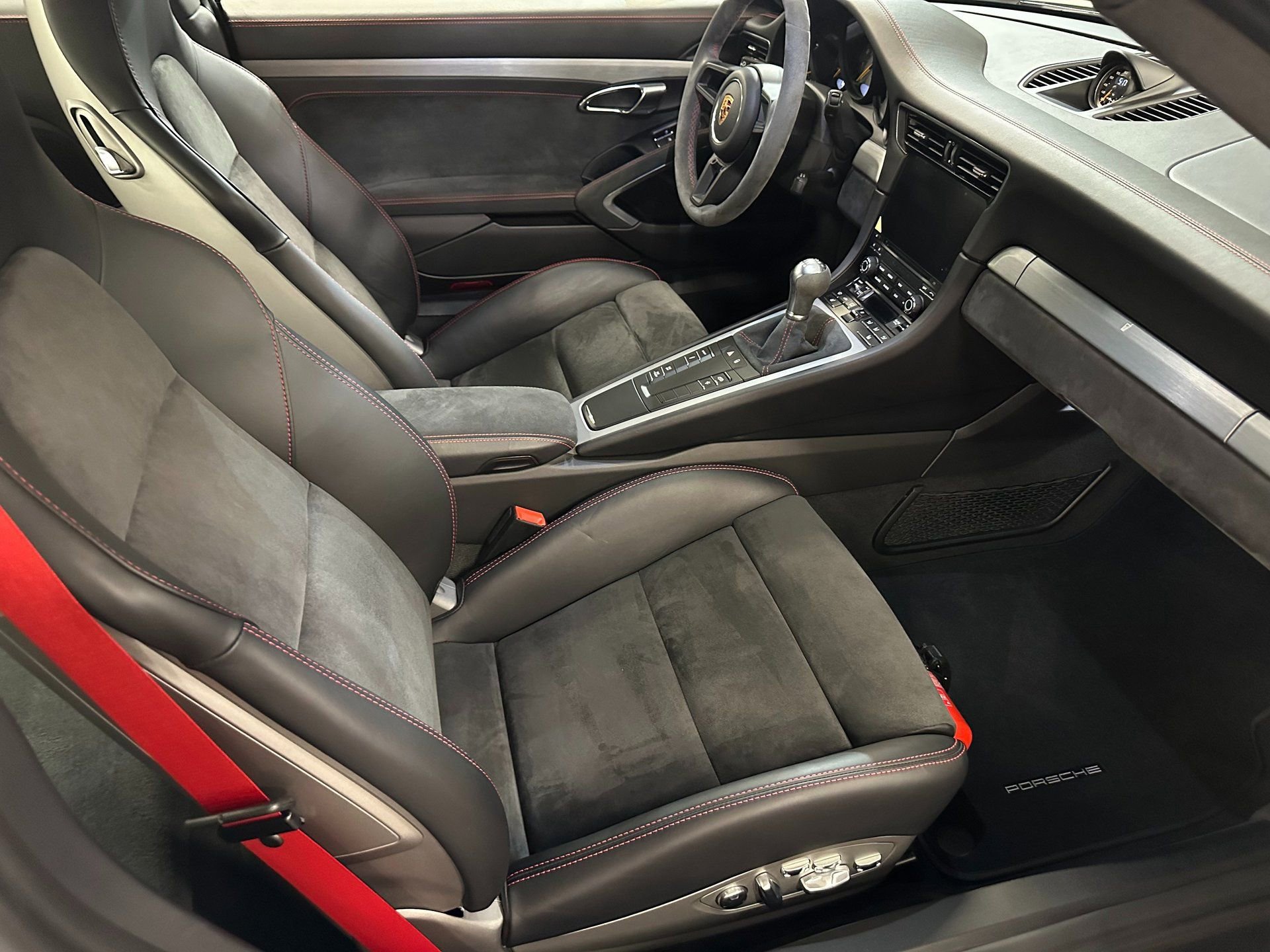 Used 2018 Porsche 911 GT3 image 53