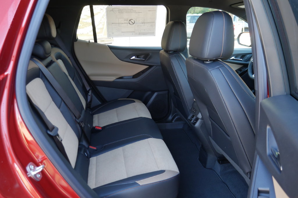New 2027 Chevrolet Equinox ACTIV w/ Convenience Package III AWD/4WD image 13
