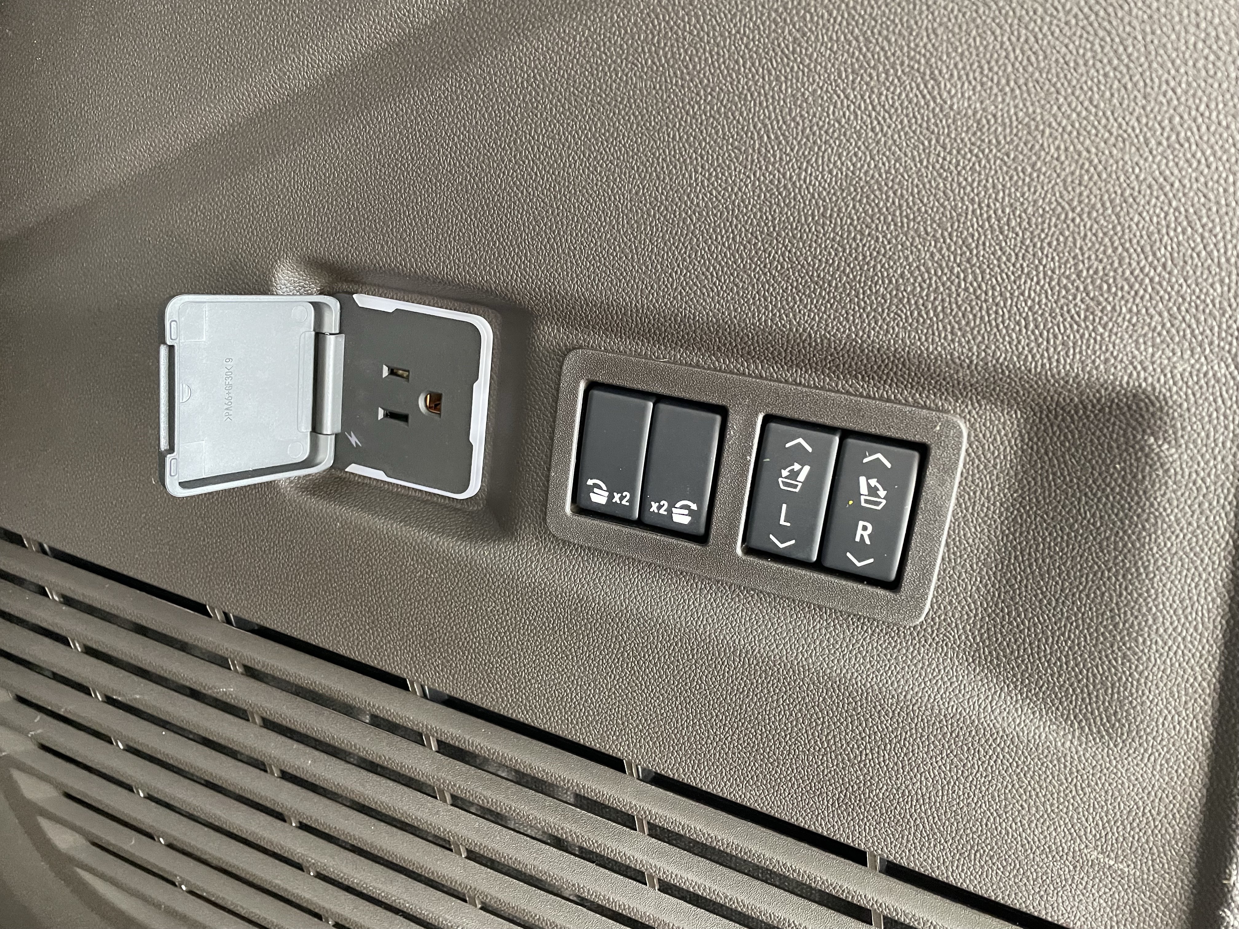New 2027 GMC Yukon Elevation w/ Elevation Premium Package RWD image 10