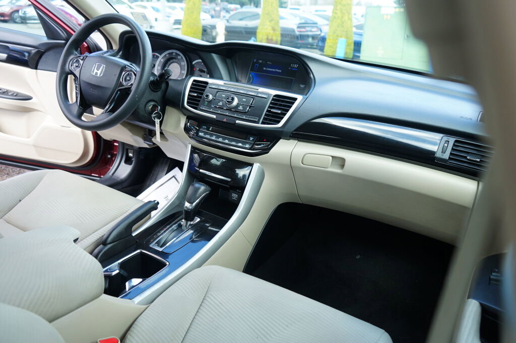 Used 2017 Honda Accord LX image 13