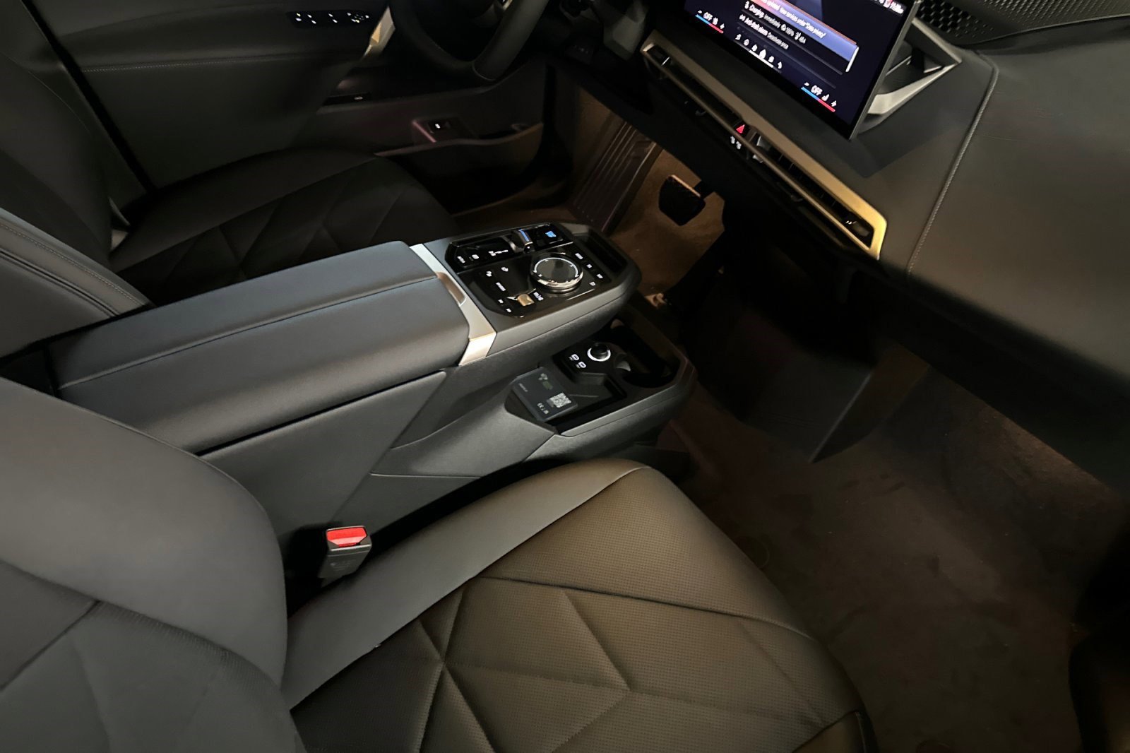 Used 2026 BMW iX xDrive45 image 27