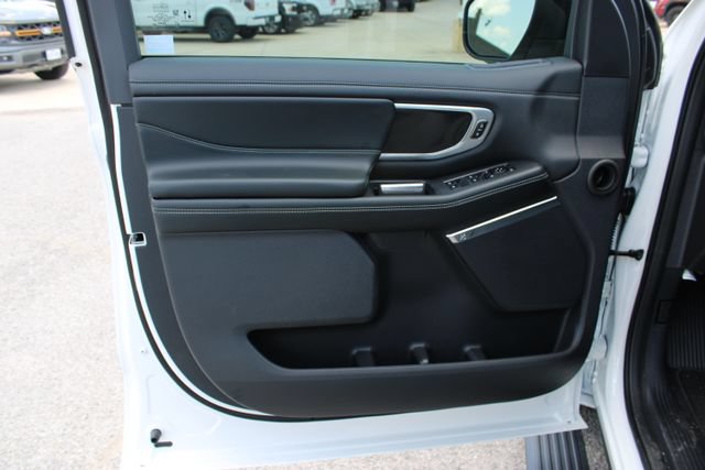 New 2027 Ford Expedition Platinum w/ Stealth Performance Package AWD/4WD image 6