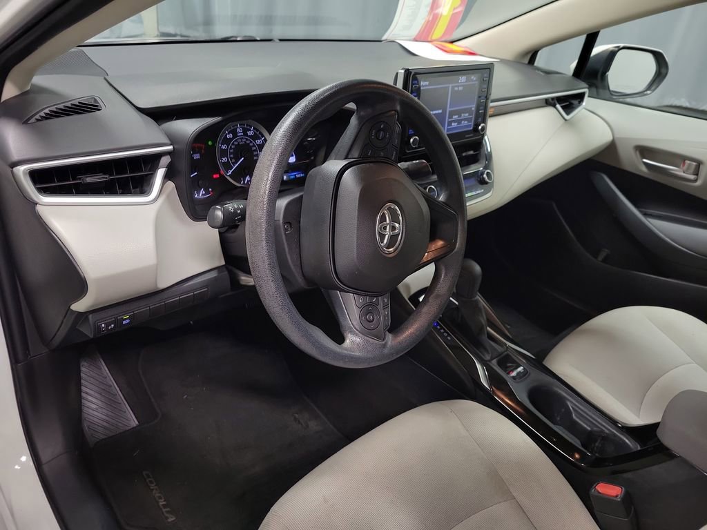 Used 2021 Toyota Corolla LE image 14