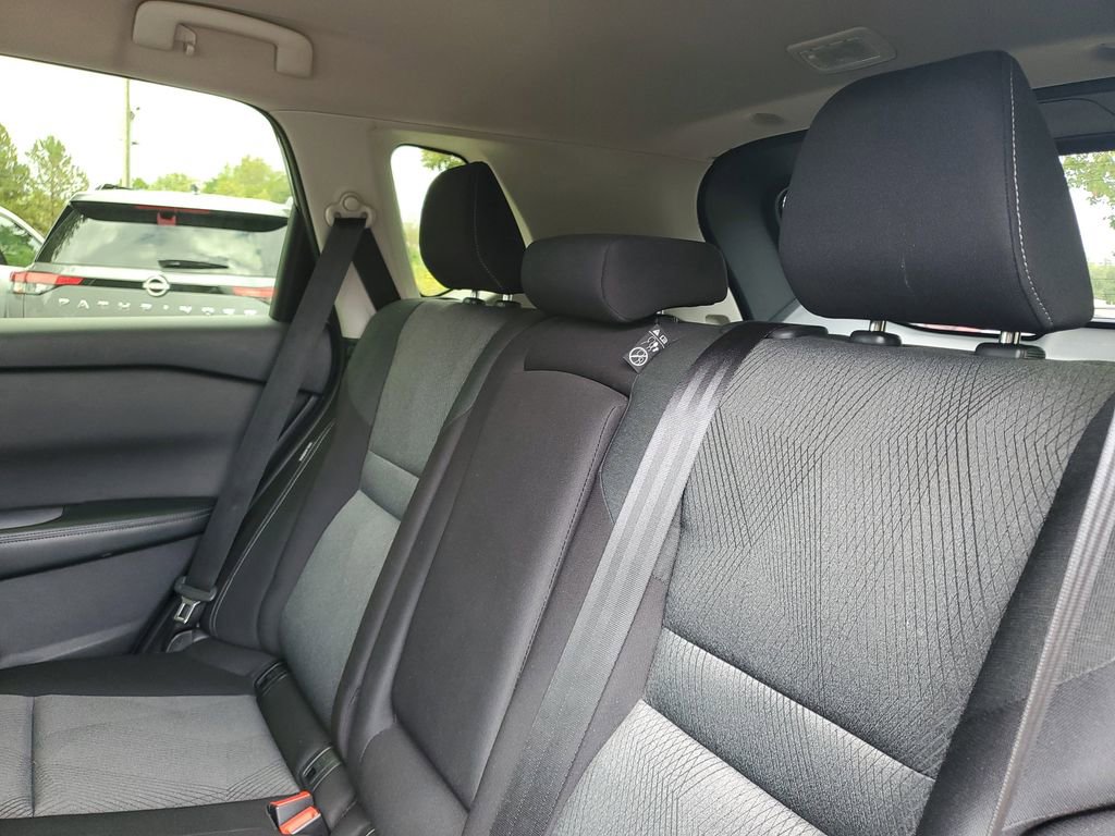 Used 2024 Nissan Rogue SV image 27