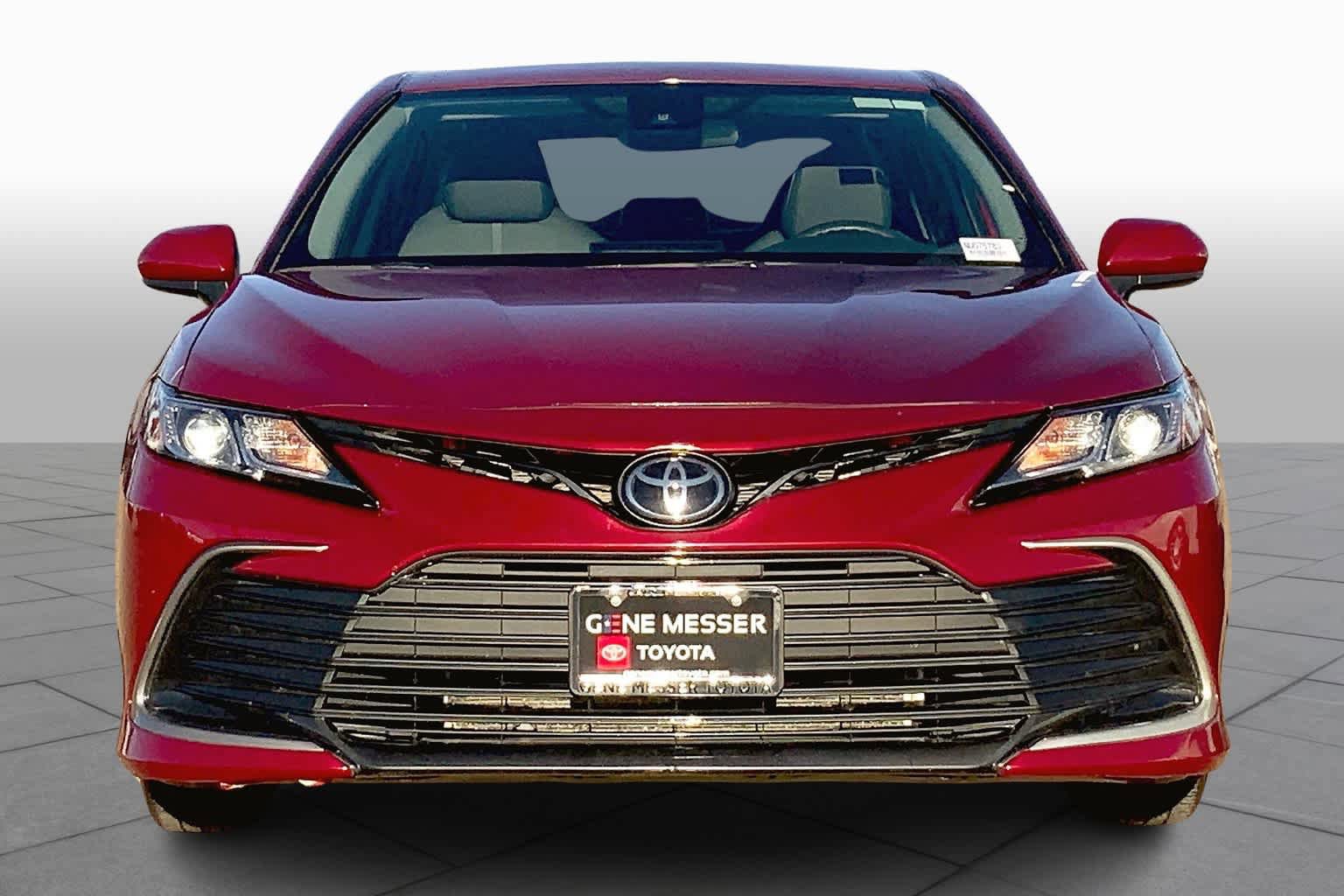 Used 2022 Toyota Camry LE FWD image 4