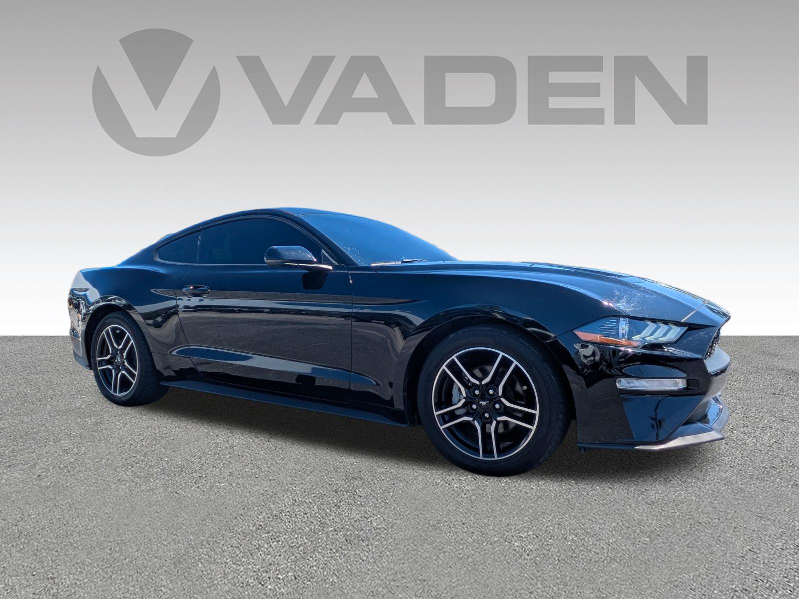 Used 2020 Ford Mustang Premium image 3