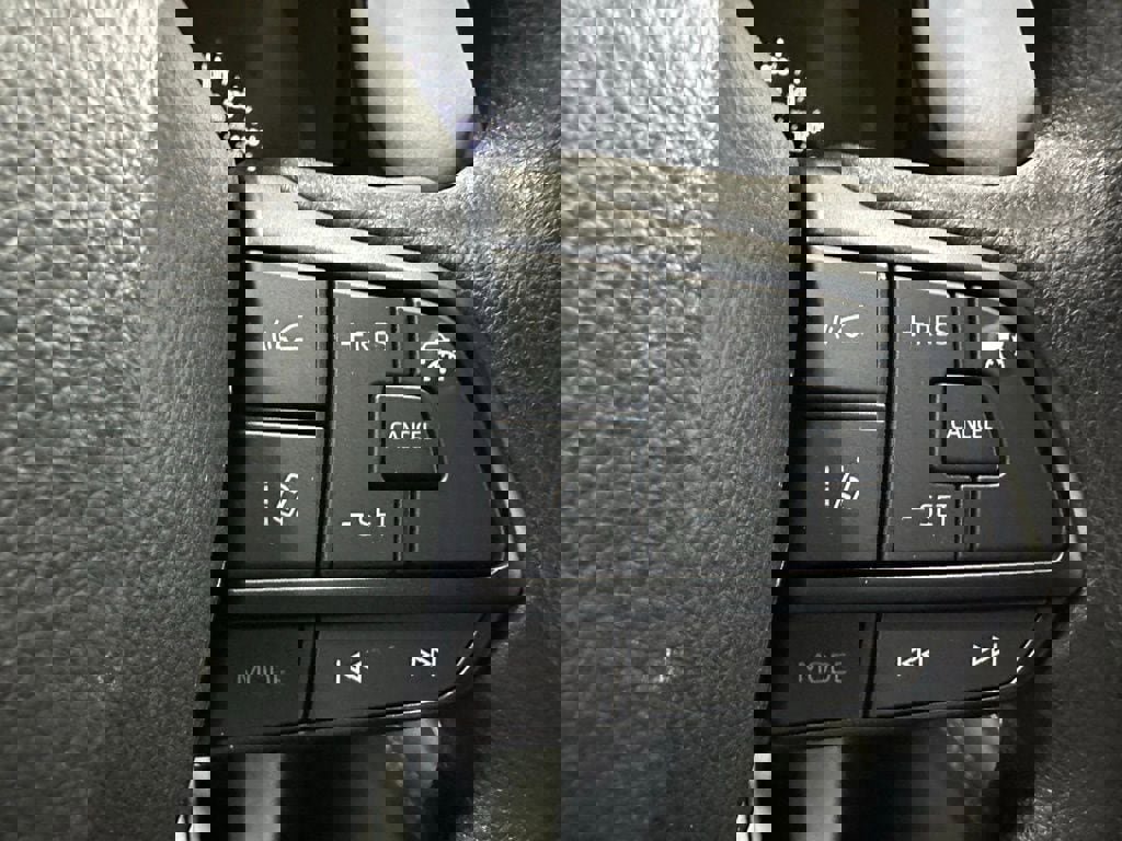 Used 2025 Toyota Sienna LE image 20