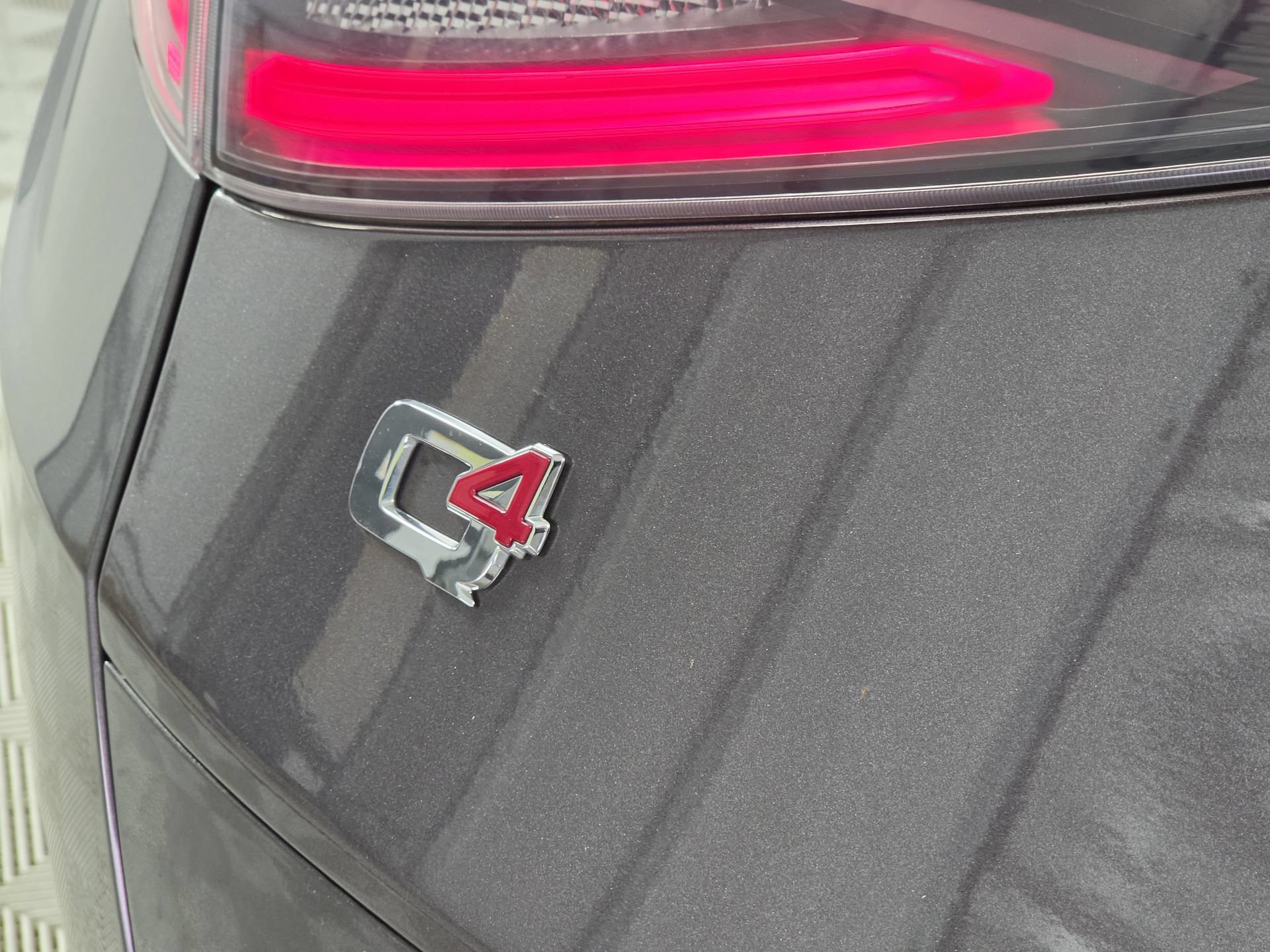 Used 2024 Alfa Romeo Stelvio Veloce AWD/4WD image 12