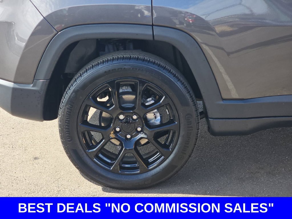 Used 2023 Jeep Compass Latitude w/ Sun and Sound Group AWD/4WD image 36
