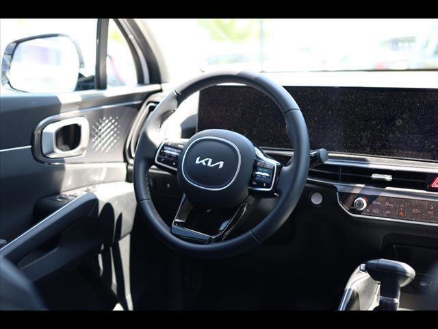 Used 2025 Kia Sorento S image 10