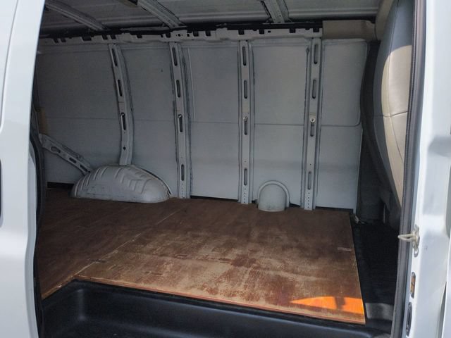 Used 2019 Chevrolet Express 2500 RWD image 14