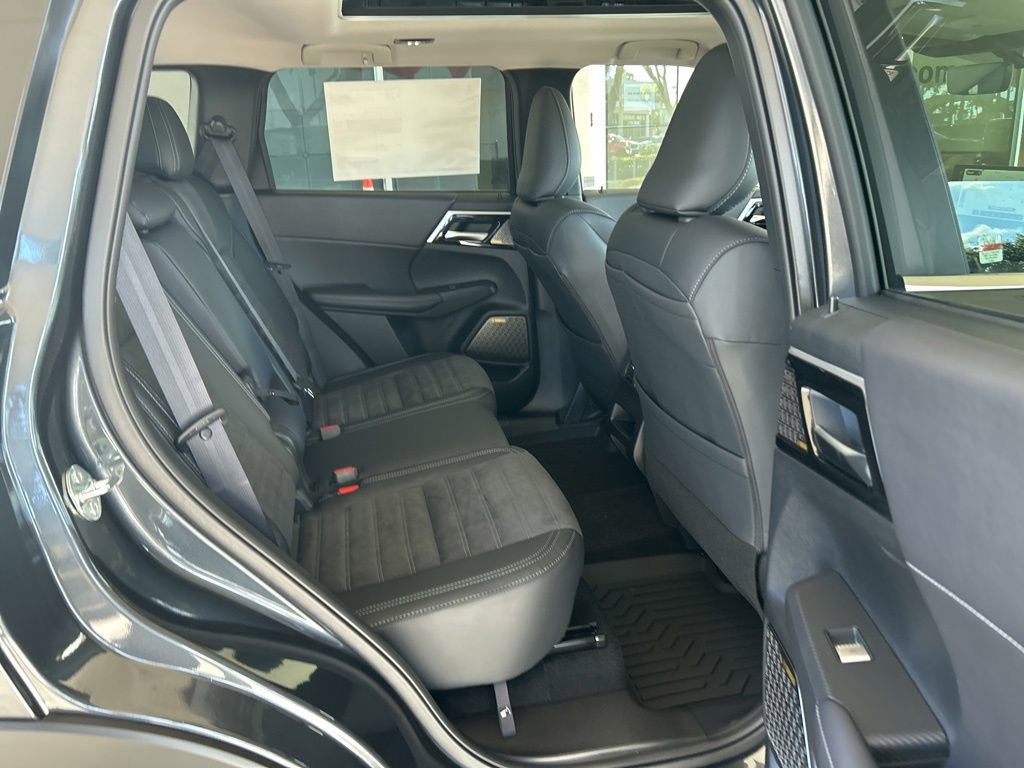 New 2026 Mitsubishi Outlander SE image 25