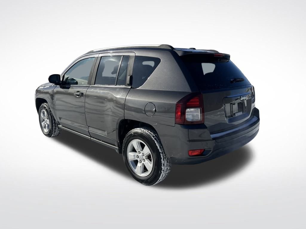 Used 2016 Jeep Compass Latitude image 3