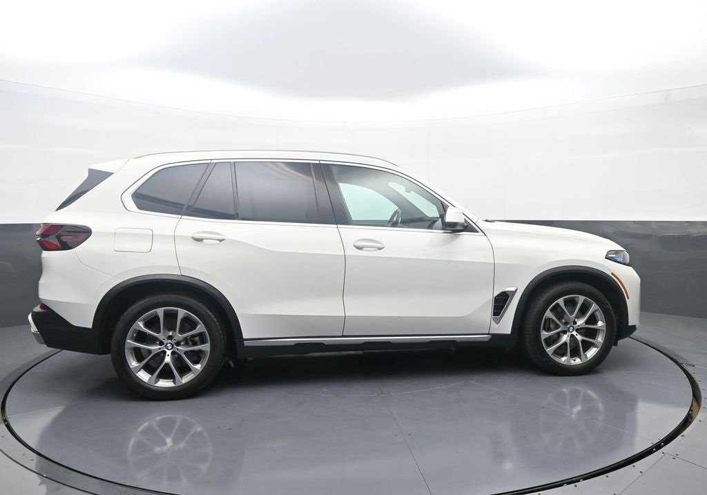 Used 2024 BMW X5 xDrive40i w/ Premium Package image 8