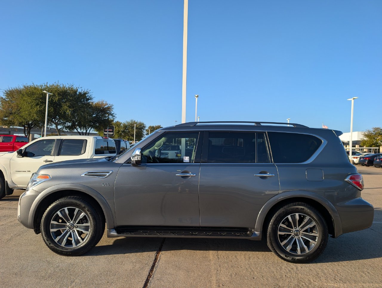 Used 2020 Nissan Armada SL w/ Premium Package RWD image 3