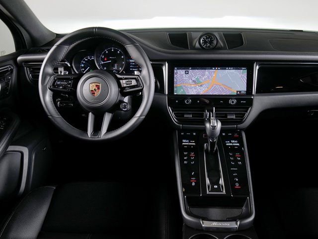 Certified 2023 Porsche Macan Turbo AWD/4WD image 14